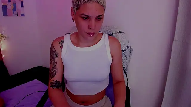Snapshot of Charlee_pink chatting on 5, 10, 2025 Charlee pink online show from 5, 10, 2025