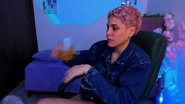 Charlee pink online show from 19, 12, 2025