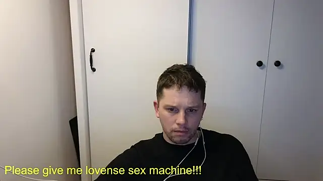 Snapshot of BigL0ve chatting on 5, 4, 2026 BigL0ve online show from 5, 4, 2026