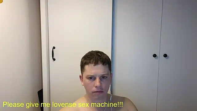 Snapshot of BigL0ve chatting on 6, 4, 2026 BigL0ve online show from 6, 4, 2026