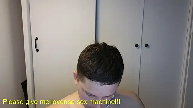 Snapshot of BigL0ve chatting on 7, 4, 2026 BigL0ve online show from 7, 4, 2026