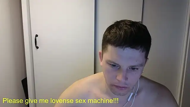 Snapshot of BigL0ve chatting on 8, 4, 2026 BigL0ve online show from 8, 4, 2026