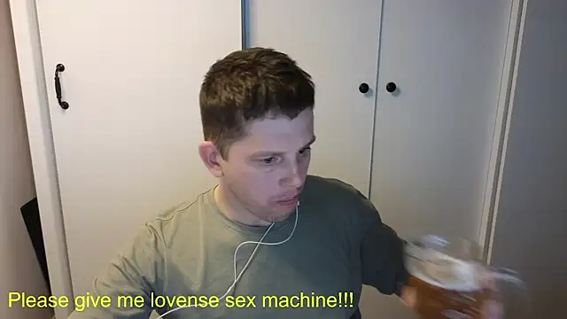 Snapshot of BigL0ve chatting on 10, 4, 2026 BigL0ve online show from 10, 4, 2026