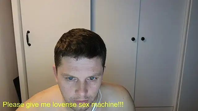 Snapshot of BigL0ve chatting on 13, 4, 2026 BigL0ve online show from 13, 4, 2026