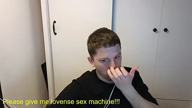 Snapshot of BigL0ve chatting on 15, 4, 2026 BigL0ve online show from 15, 4, 2026