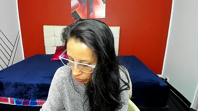 Abrillee1 online show from 8, 1, 2025