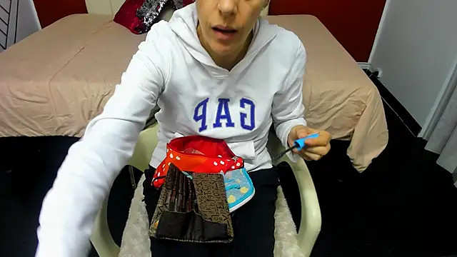 Abrillee1 online show from 17, 1, 2025