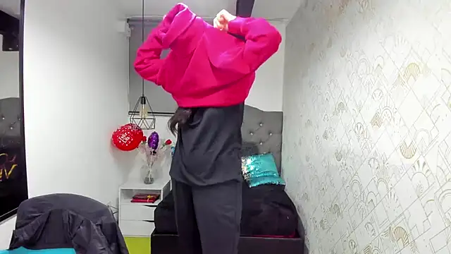 Abrillee1 online show from 7, 3, 2025