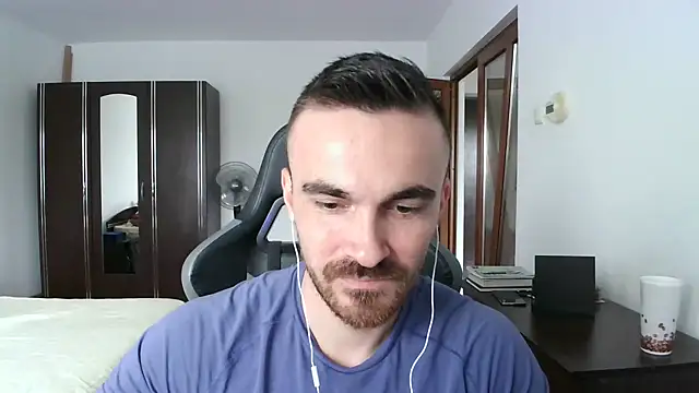 Snapshot of mu5clemania2 chatting on 3, 10, 2025 mu5clemania2 online show from 3, 10, 2025