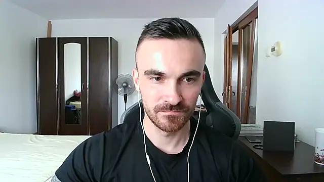 Snapshot of mu5clemania2 chatting on 13, 10, 2025 mu5clemania2 online show from 13, 10, 2025