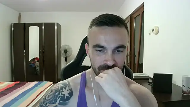Snapshot of mu5clemania2 chatting on 17, 10, 2025 mu5clemania2 online show from 17, 10, 2025