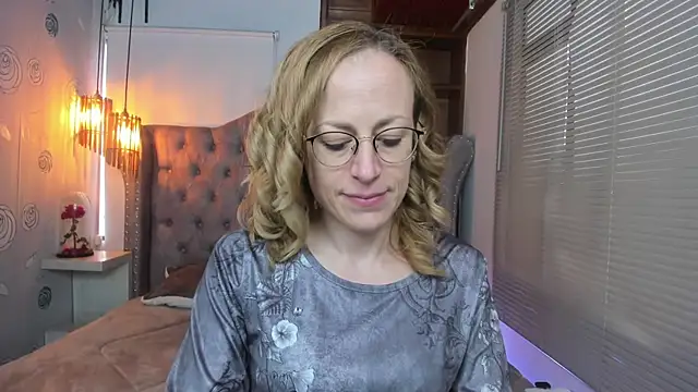 Snapshot of SammySanders chatting on 8, 3, 2025 SammySanders online show from 8, 3, 2025