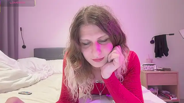 Snapshot of Alice_Pinkhead chatting on 18, 11, 2025 Alice Pinkhead online show from 18, 11, 2025