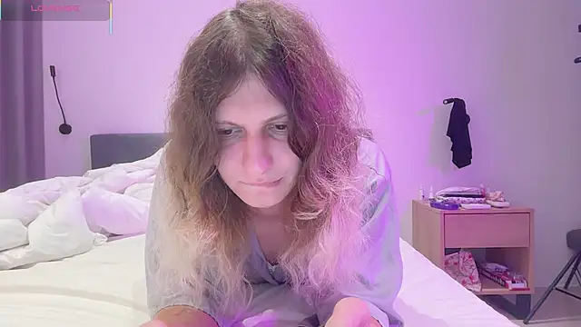 Snapshot of Alice_Pinkhead chatting on 1, 12, 2025 Alice Pinkhead online show from 1, 12, 2025