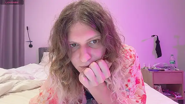 Snapshot of Alice_Pinkhead chatting on 5, 12, 2025 Alice Pinkhead online show from 5, 12, 2025