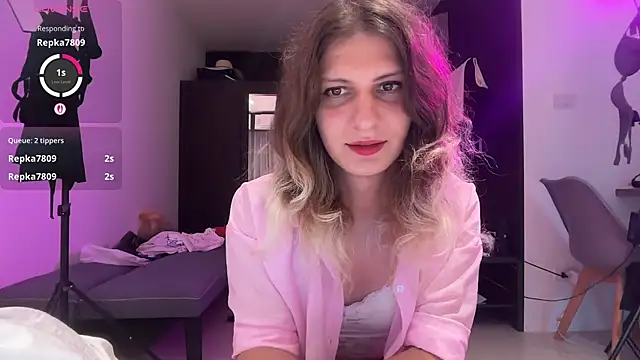 Snapshot of Alice_Pinkhead chatting on 16, 12, 2025 Alice Pinkhead online show from 16, 12, 2025