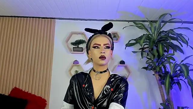 Snapshot of BrianaSchafer chatting on 24, 11, 2025 BrianaSchafer online show from 24, 11, 2025