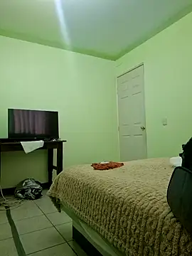 Snapshot of Piter1022 chatting on 6, 10, 2025 Piter1022 online show from 6, 10, 2025