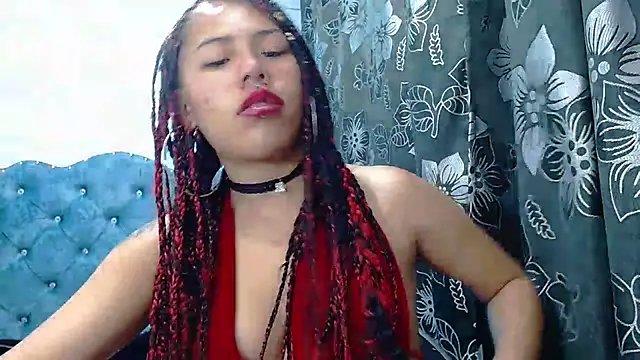 lily jamesx online show from 11, 2, 2025