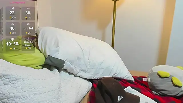 nakedfoam1 online show from 11, 4, 2026