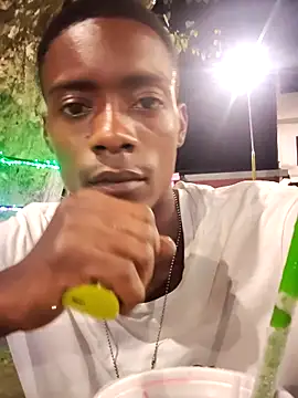 Snapshot of BeetledFlouter12 chatting on 20, 12, 2025 BeetledFlouter12 online show from 20, 12, 2025