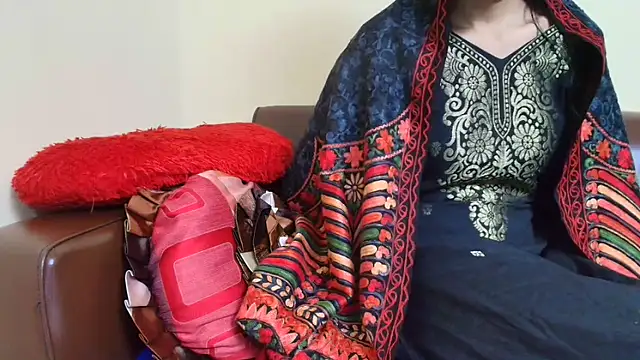 Srabontii online show from 3, 12, 2025