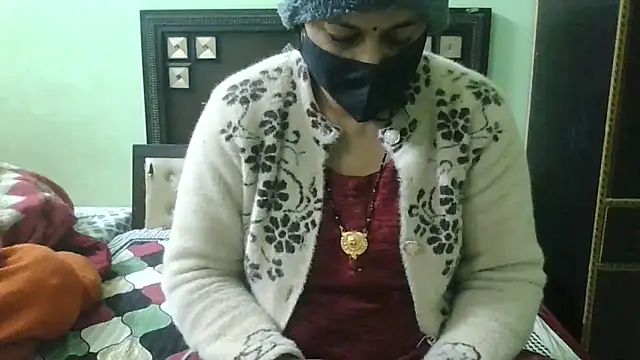 Snapshot of couplesuni chatting on 24, 12, 2024 couplesuni online show from 24, 12, 2024