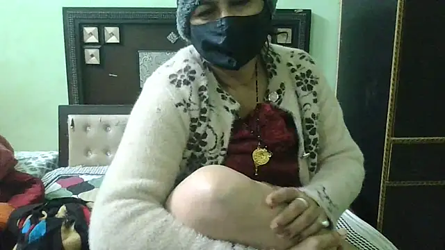 Snapshot of couplesuni chatting on 24, 12, 2024 couplesuni online show from 24, 12, 2024