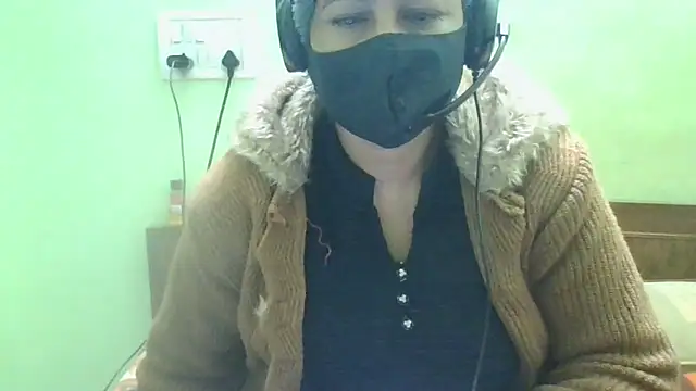 Snapshot of couplesuni chatting on 16, 1, 2025 couplesuni online show from 16, 1, 2025