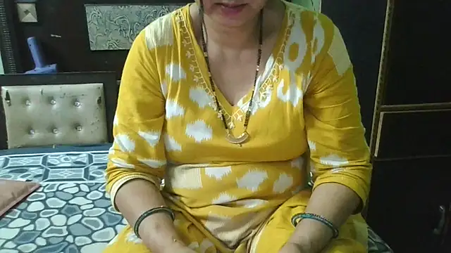 Snapshot of couplesuni chatting on 7, 3, 2026 couplesuni online show from 7, 3, 2026