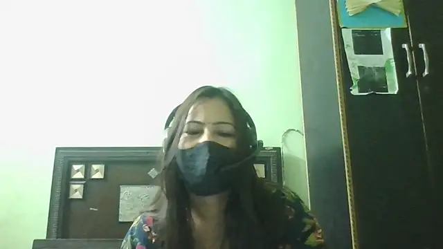 Snapshot of couplesuni chatting on 11, 4, 2026 couplesuni online show from 11, 4, 2026