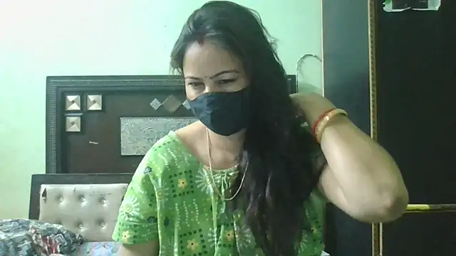 Snapshot of couplesuni chatting on 12, 4, 2026 couplesuni online show from 12, 4, 2026