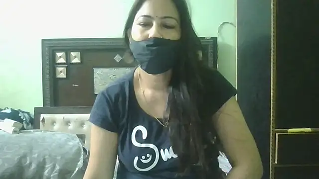 Snapshot of couplesuni chatting on 13, 4, 2026 couplesuni online show from 13, 4, 2026