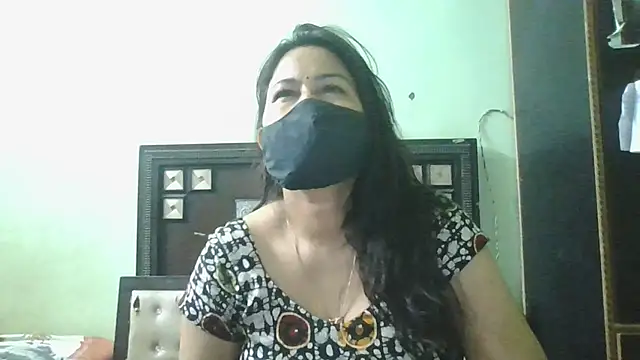 Snapshot of couplesuni chatting on 27, 5, 2026 couplesuni online show from 27, 5, 2026