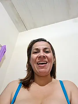 Snapshot of Zaralu_ chatting on 2, 2, 2025 Zaralu online show from 2, 2, 2025