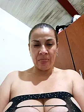 Snapshot of Zaralu_ chatting on 12, 9, 2025 Zaralu online show from 12, 9, 2025