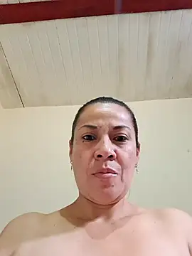 Snapshot of Zaralu_ chatting on 2, 11, 2025 Zaralu online show from 2, 11, 2025