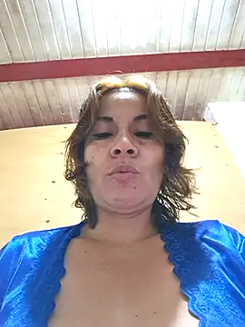 Snapshot of Zaralu_ chatting on 24, 11, 2025 Zaralu online show from 24, 11, 2025