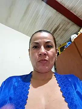 Snapshot of Zaralu_ chatting on 13, 1, 2026 Zaralu online show from 13, 1, 2026