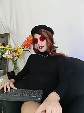 Snapshot of LukaCastillo chatting on 7, 11, 2025 LukaCastillo online show from 7, 11, 2025