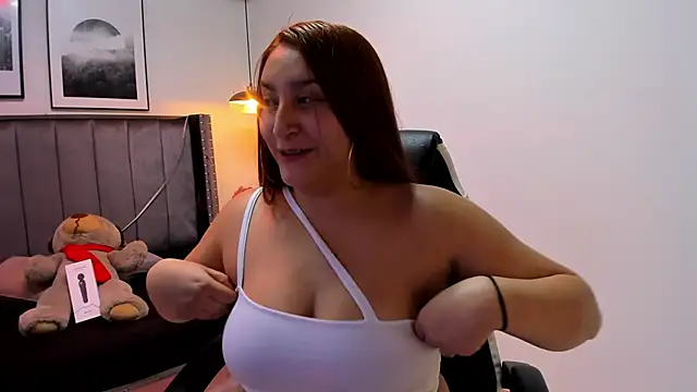 Snapshot of Alaia_Cute chatting on 20, 1, 2025 Alaia Cute online show from 20, 1, 2025