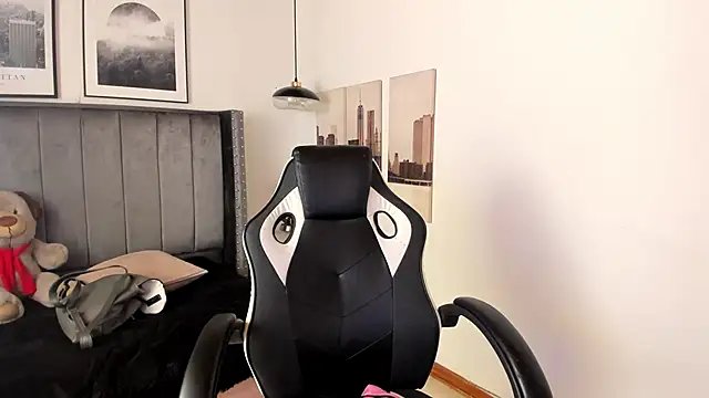 Snapshot of Alaia_Cute chatting on 11, 2, 2025 Alaia Cute online show from 11, 2, 2025