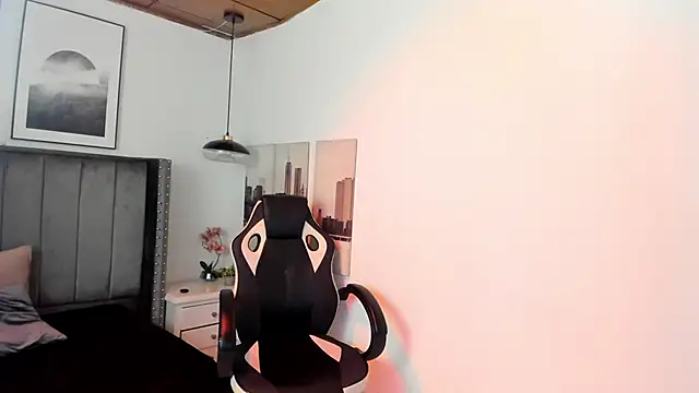 Snapshot of Alaia_Cute chatting on 14, 2, 2025 Alaia Cute online show from 14, 2, 2025