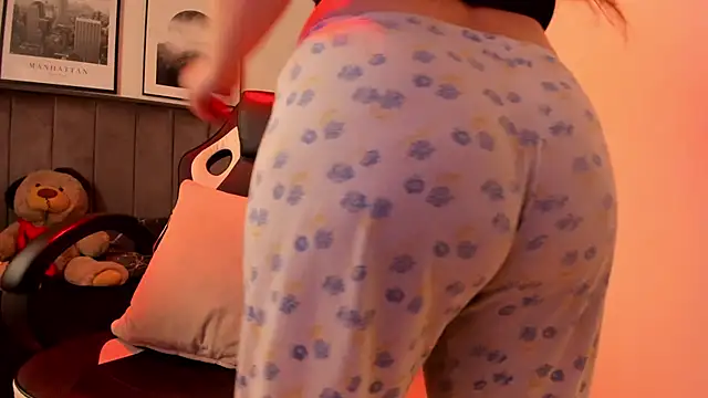 Snapshot of Alaia_Cute chatting on 3, 3, 2025 Alaia Cute online show from 3, 3, 2025