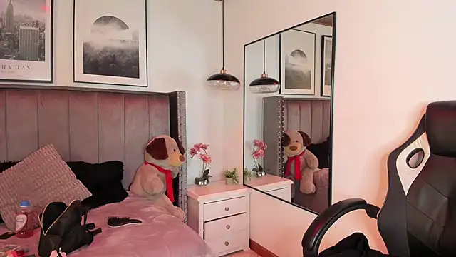 Snapshot of Alaia_Cute chatting on 13, 9, 2025 Alaia Cute online show from 13, 9, 2025