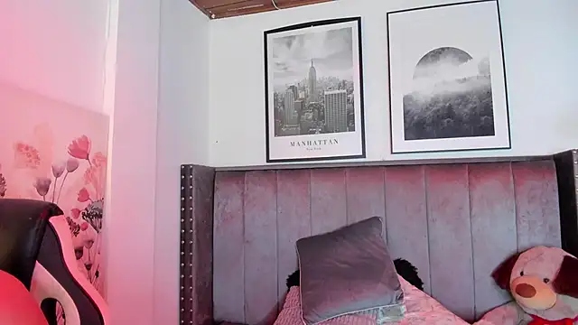 Snapshot of Alaia_Cute chatting on 9, 10, 2025 Alaia Cute online show from 9, 10, 2025