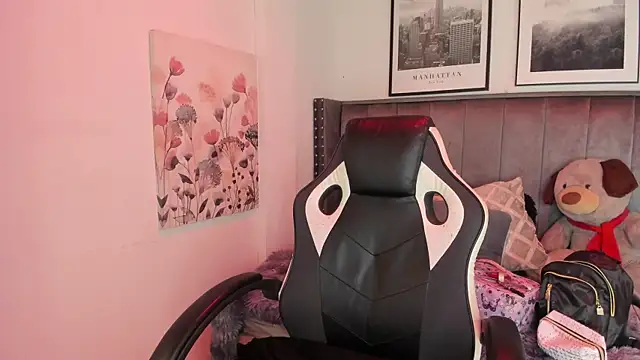 Snapshot of Alaia_Cute chatting on 16, 12, 2025 Alaia Cute online show from 16, 12, 2025