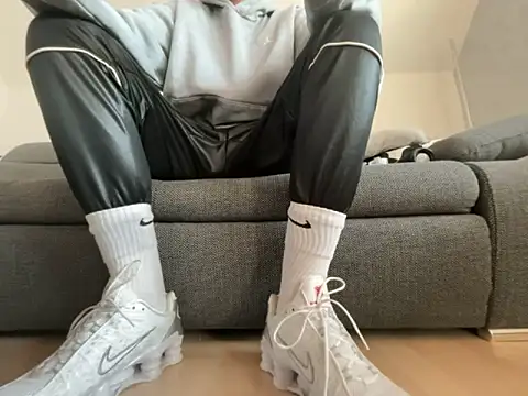 nikeaddicted2 online show from 23, 11, 2025