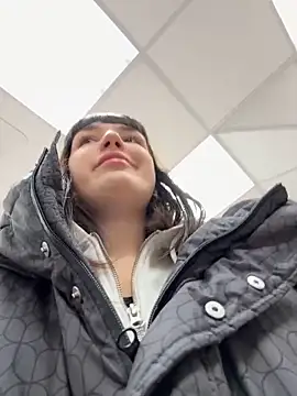 Sophie Avory online show from 9, 2, 2025