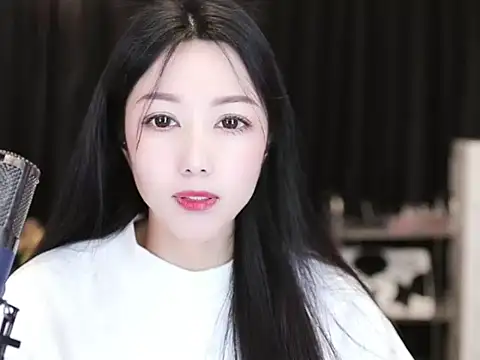 Nuyoah-77 online show from 18, 3, 2025